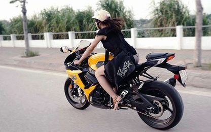 Sẽ cấp phép nhập khẩu xe mô tô phân khối lớn qua mạng