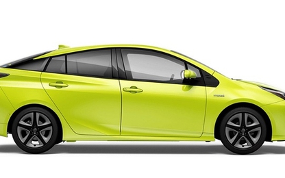 Xe Prius phủ màu xanh là để... bảo vệ môi trường