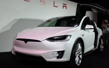 Cận cảnh nhà máy sản xuất xe hơi Tesla