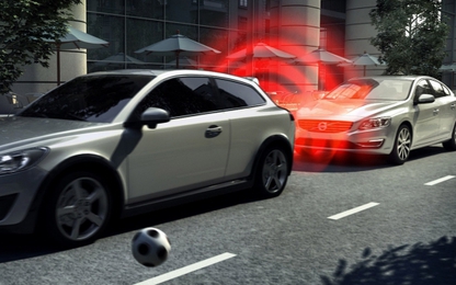 Hệ thống phanh tự động trang bị trên ô tô vào năm 2022