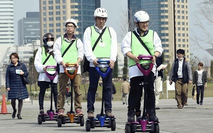 Toyota thử nghiệm xe hai bánh tự cân bằng