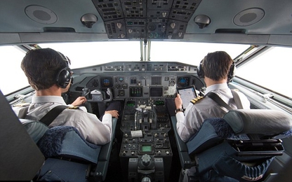 Điều gì sẽ xảy ra nếu không tắt điện thoại di động trên máy bay?