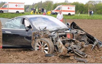 Các hãng xe sang sẽ còn lo sợ hơn trước "cuộc xâm lăng" Tesla