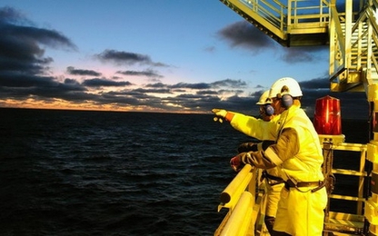 Giá dầu tăng 4 tháng liên tiếp