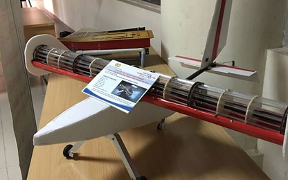 Sinh viên chế tạo máy bay phun thuốc trừ sâu, xà phòng từ vỏ trấu