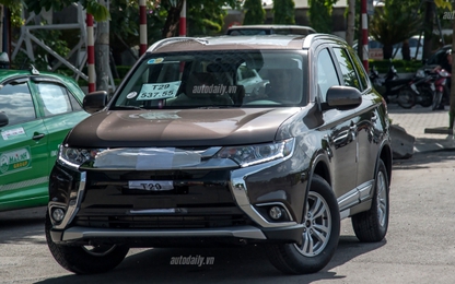 Mitsubishi Outlander 2016 bất ngờ xuất hiện tại Việt Nam