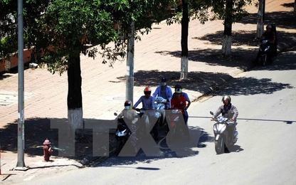 Nắng nóng gay gắt tiếp tục bao trùm miền Bắc, miền Trung