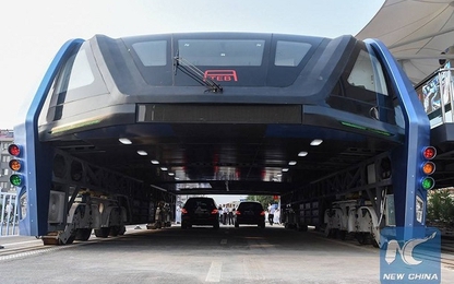 Trung Quốc chạy thử xe bus “chống tắc nghẽn giao thông”