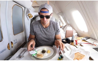 Trải nghiệm khoang máy bay hạng nhất của hãng hàng không danh tiếng Dubai