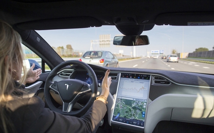 Đối tác cho rằng Tesla là thủ phạm gây vụ tai nạn xe tự lái