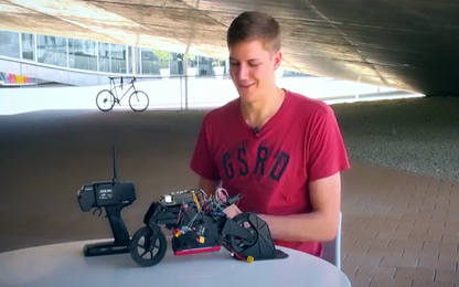 Không chỉ ô tô, xe mô tô 2 bánh cũng có khả năng tự lái