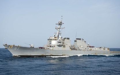 Tàu khu trục Mỹ lại bị tấn công bằng tên lửa khi đi qua Yemen