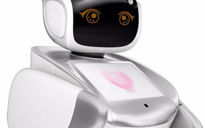 Robot sân bay biết nói 28 thứ tiếng và truy tìm tội phạm
