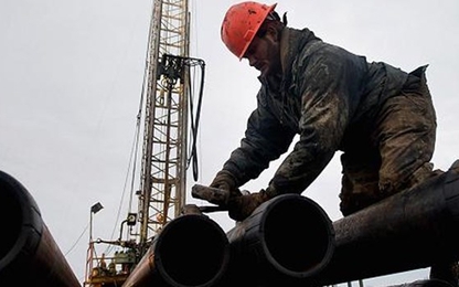 Giá dầu đạt đỉnh 18 tháng