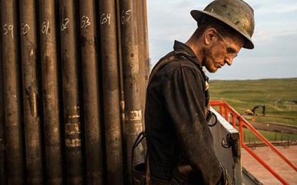 Giá dầu tăng nhờ OPEC và Nga cắt sản lượng