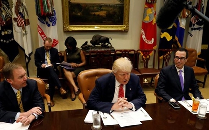 Donald Trump bị tố sửa đổi thống kê thương mại gây áp lực chính trị