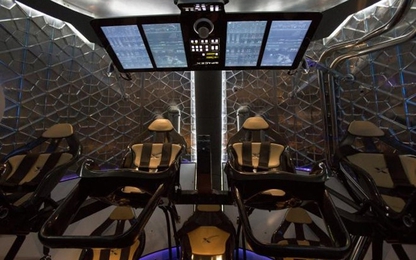 SpaceX sẽ đưa du khách bay quanh Mặt Trăng cuối 2018