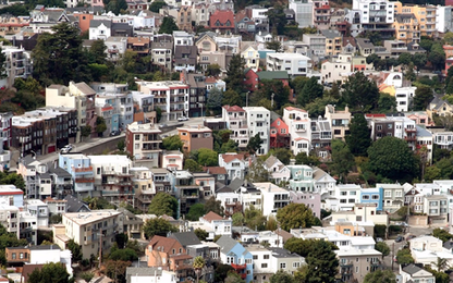 Một công ty trả 10.000 USD cho nhân viên để làm việc từ xa