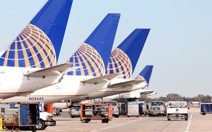 United thay đổi chính sách sau bê bối bác sĩ David Dao