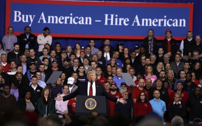 Apple, Microsoft, Facebook sắp phải đau đầu vì sắc lệnh mới của Tổng thống Trump