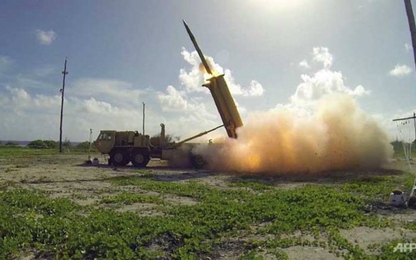 Hệ thống phòng thủ tên lửa THAAD tới vị trí triển khai ở Hàn Quốc