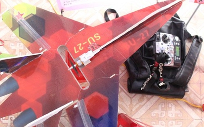 Học sinh miền núi chế tạo máy bay thăm dò đám cháy