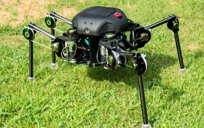 Nhật giới thiệu robot nhện trị giá 17.000 USD chuyên để bốc vác