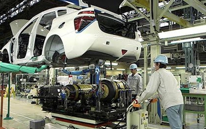 Ô tô nội địa giảm giá trăm triệu: Đón thời điểm quyết mua xe