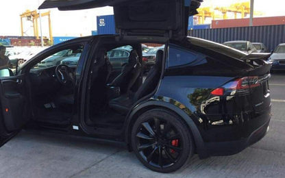 Siêu SUV chạy điện Tesla Model X thứ 2 về Việt Nam