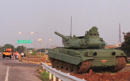 Mỹ tăng cường trừng phạt, Venezuela rầm rộ tập trận