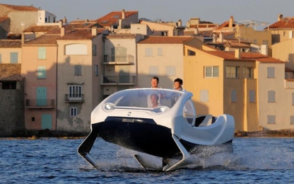 Paris xem xét ý tưởng lái taxi trên sông xuyên thành phố