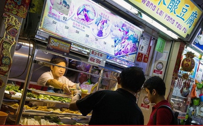 Tại sao tiền mặt vẫn là “vua” ở Singapore?