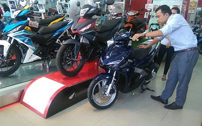 'Ma trận' giá xe máy tháng Ngâu tại Việt Nam