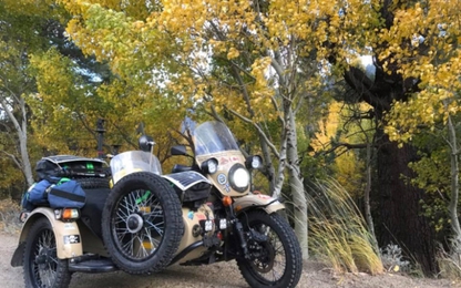 Tín đồ mô tô 3 bánh Ural ở Mỹ tự phá nát xe vì hỏng