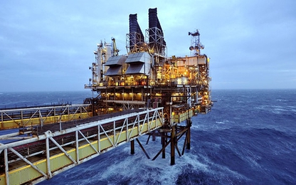 Giá dầu lên đỉnh 2 năm rưỡi