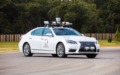 Sẽ có 33 triệu xe hơi tự lái được bán ra vào năm 2040