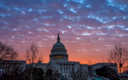 Mỹ thông qua dự luật chi tiêu tạm thời để tránh đóng cửa chính phủ