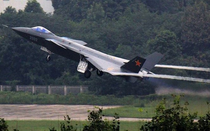 Tiêm kích thế hệ năm J-20 gia nhập không quân Trung Quốc