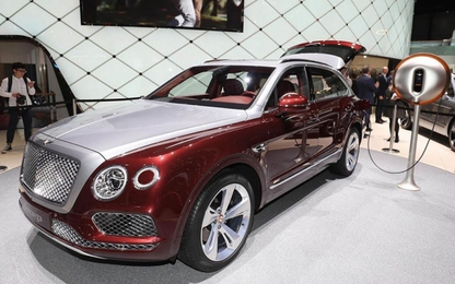 Siêu SUV Bentley Bentayga Hybrid có bản đồ vệ tinh hiện đại