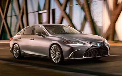 Lộ diện hình hài Lexus ES 2019 thế hệ mới - đối thủ Mercedes E-Class