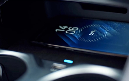 BMW 8 Series sử dụng điện thoại để mở cửa xe