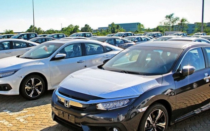 Ô tô bất ngờ giảm sâu, khách hãi không dám xuống tiền