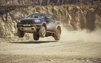 Ford Ranger Raptor 2019 ra mắt Châu Âu với màn diễn cực đỉnh