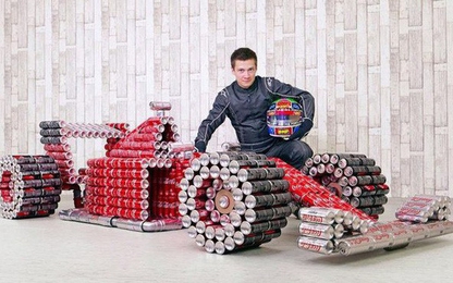 Xe đua F1 có một không hai, làm bằng lon Coca-Cola đã qua sử dụng