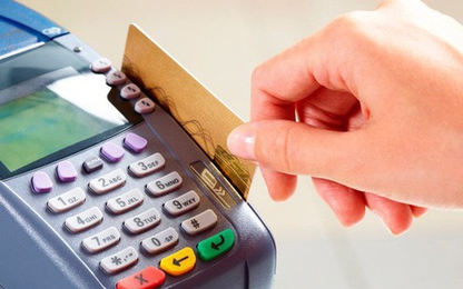 Khốc liệt cuộc đua phát hành thẻ tín dụng