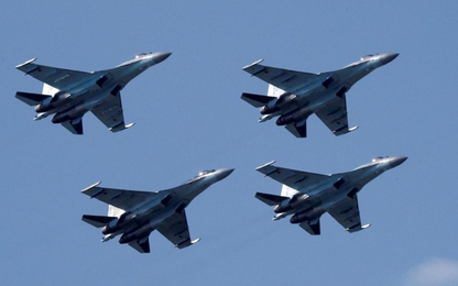 Trung Quốc "hứng" trừng phạt từ Mỹ vì mua tên lửa, chiến cơ của Nga