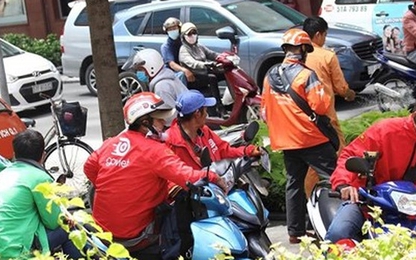 Các ứng dụng gọi xe chạy đua “cắt máu” để giành thị trường