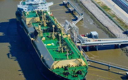 Dự trữ tại Mỹ bất ngờ tăng, giá dầu giảm