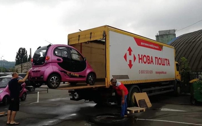 Đặt mua ô tô từ Trung Quốc, khách nhận được hàng qua... bưu điện