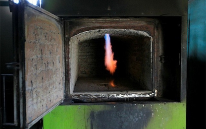 Thiếu khí đốt trầm trọng, dân Venezuela hỏa táng cũng phải tranh nhau